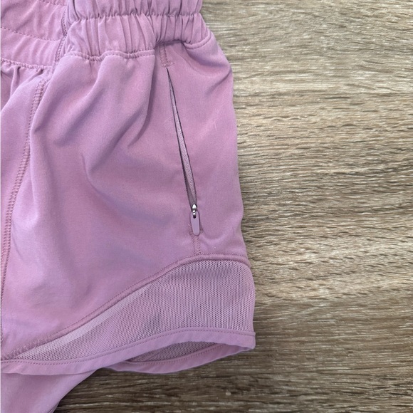 Lululemon Hotty Hot Low-Rise Lined Short 2.5” - Picture 14 of 15